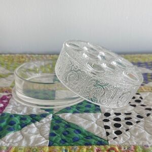 Signed LALIQUE France Crystal ROGER Dresser Powder Box, Issued in 1926